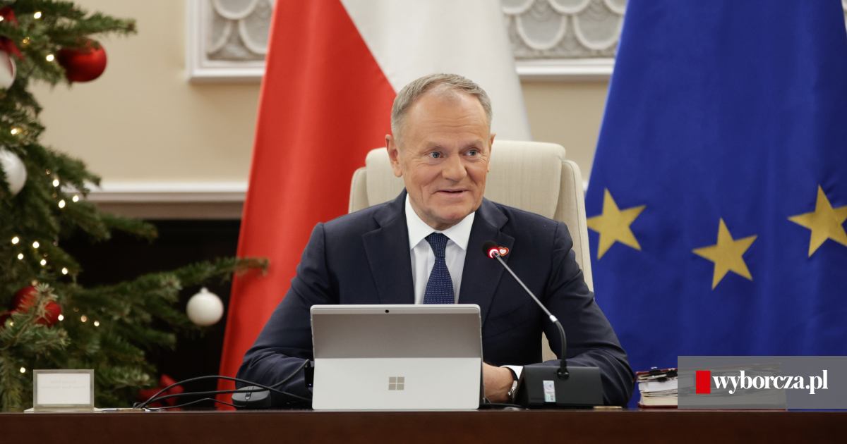 Tusk w orędziu: Polska fenomenem, gospodarka złotowłosa.