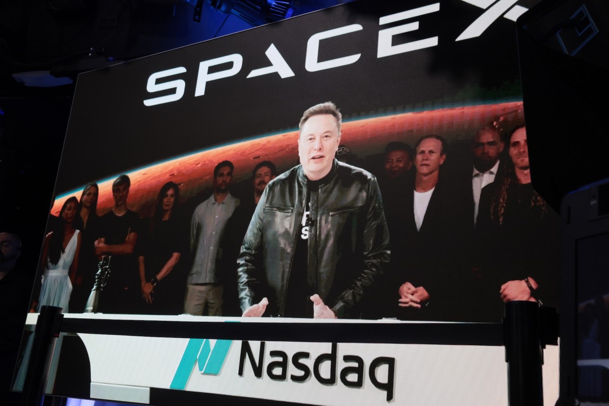 SpaceX wchodzi na giełdę – historyczne IPO zamyka się z rekordową kwotą.